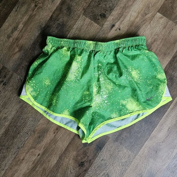 Nike Dri-FIT Women’s Running Set –Size Small – Blue Polka Dot Tank & Green Short - Picture 4 of 7